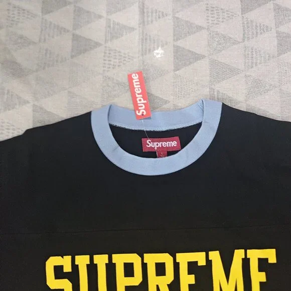 Supreme Men's Black Short-Sleeve Shirt - Picture 2 of 6